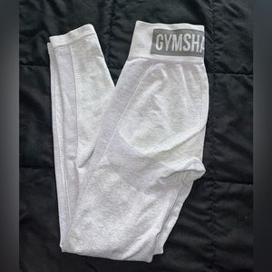 GYMSHARK • Gray Workout Leggings Size S